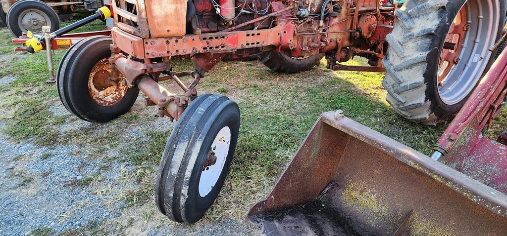 Farmall 460 Tractor (AS IS)