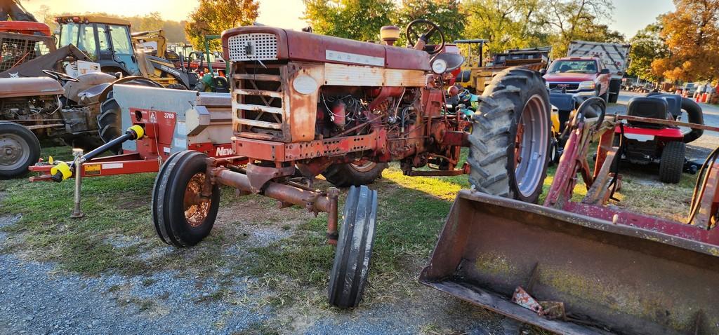 Farmall 460 Tractor (AS IS)