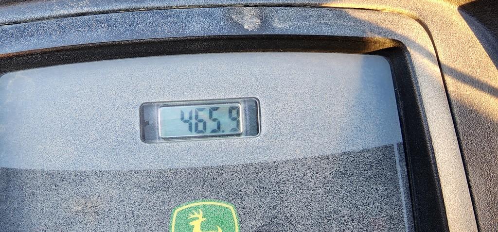 2015 John Deere X320 Riding Mower (RUNS)