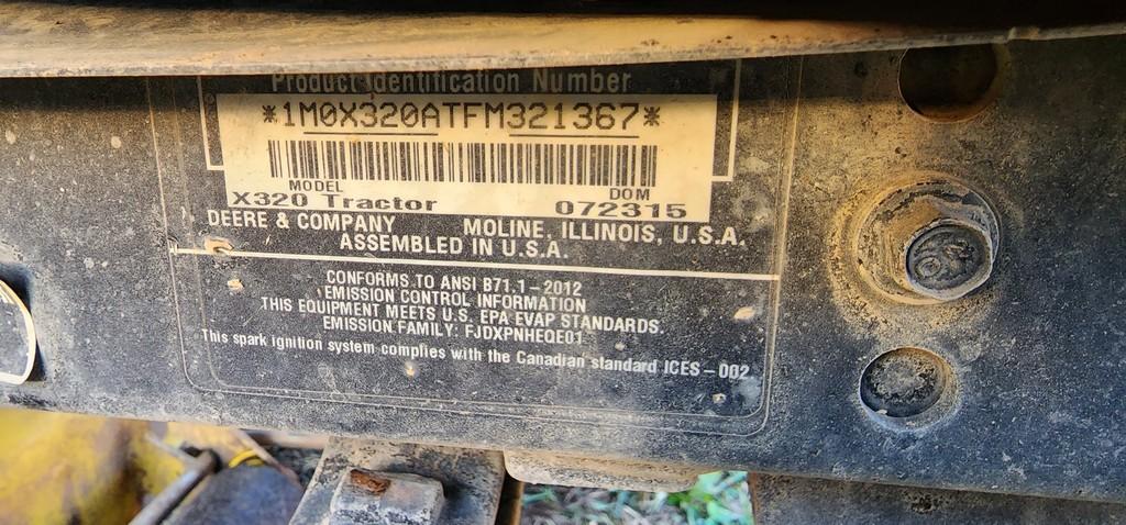 2015 John Deere X320 Riding Mower (RUNS)