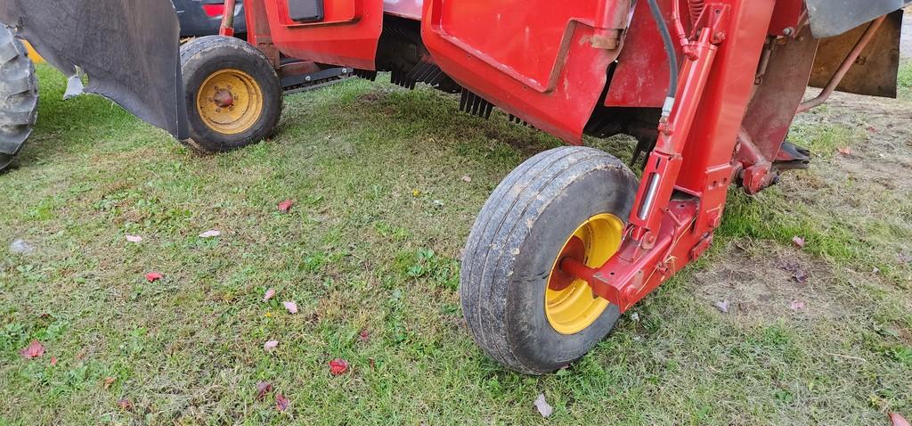 New Holland H7330 Discbine