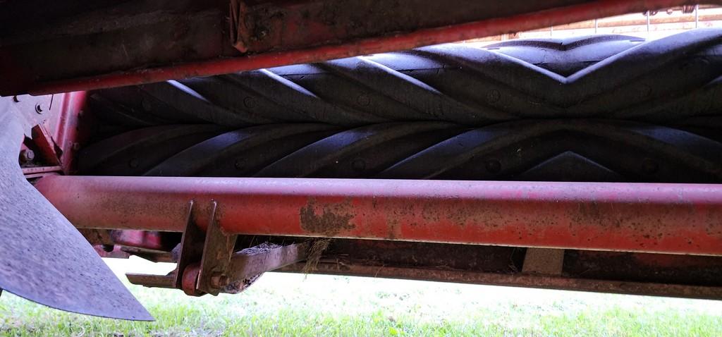 New Holland 477 Haybine