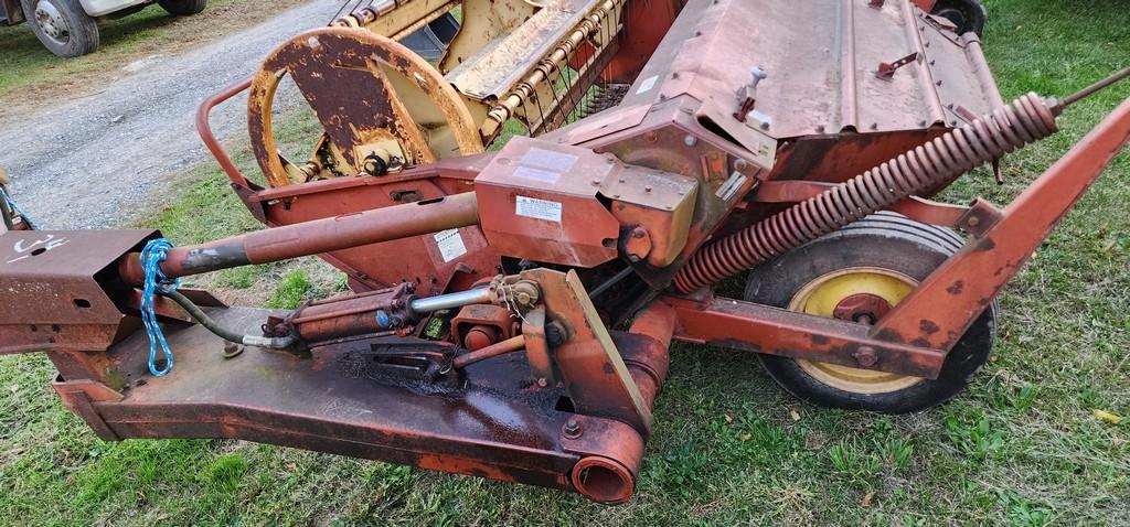 New Holland 477 Haybine