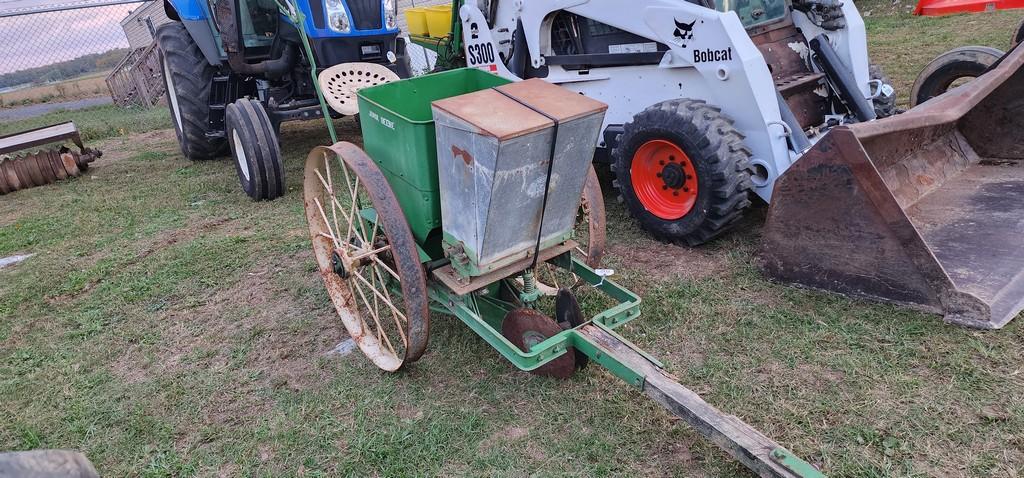John Deere 1 Row Potato Planter