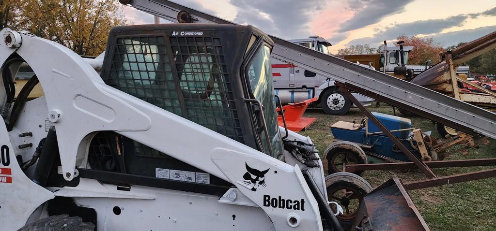2002 Bobcat S300 Skidloader (RUNS)