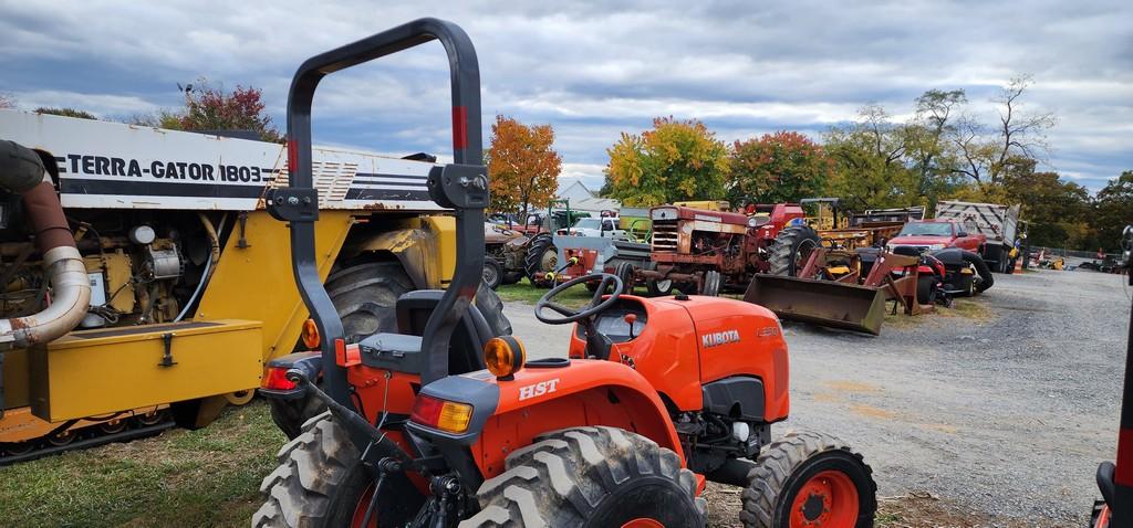 Kubota L3901 Compact Tractor (RUNS)(NO FACTORY WARRENTY)