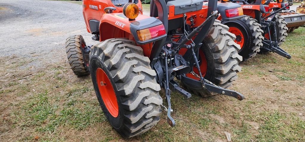Kubota L3901 Compact Tractor (RUNS)(NO FACTORY WARRENTY)