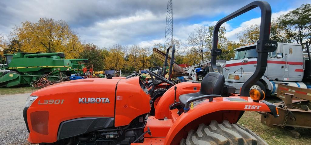 Kubota L3901 Compact Tractor (RUNS)(NO FACTORY WARRENTY)