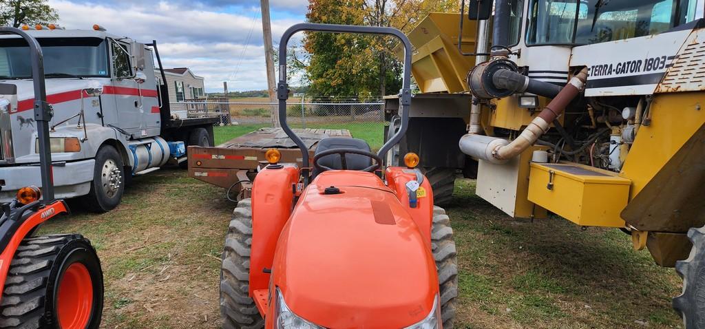 Kubota L3901 Compact Tractor (RUNS)(NO FACTORY WARRENTY)