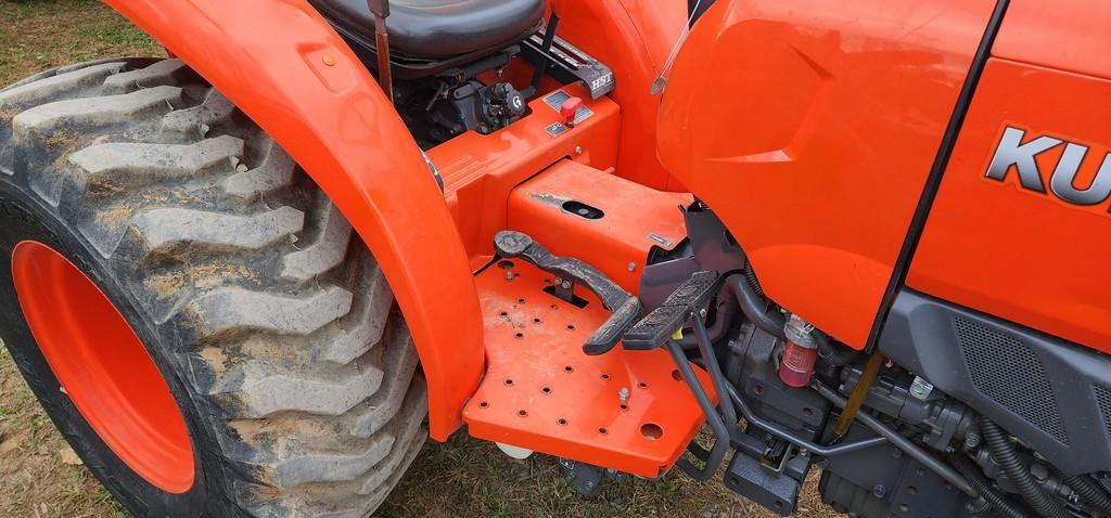 Kubota L3901 Compact Tractor (RUNS)(NO FACTORY WARRENTY)