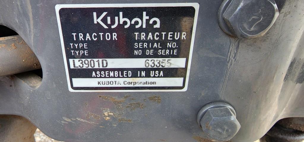 Kubota L3901 Compact Tractor (RUNS)(NO FACTORY WARRENTY)