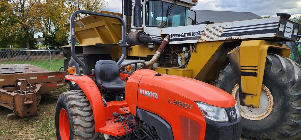 Kubota L3901 Compact Tractor (RUNS)(NO FACTORY WARRENTY)