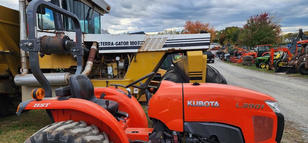 Kubota L3901 Compact Tractor (RUNS)(NO FACTORY WARRENTY)
