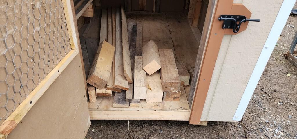 New 4x6 Chicken House
