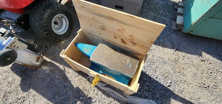 New 200 pound Cast Iron Anvil