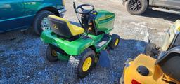 2000 John Deere LT133 Riding Mower (RUNS)(DEALER TRADE IN)