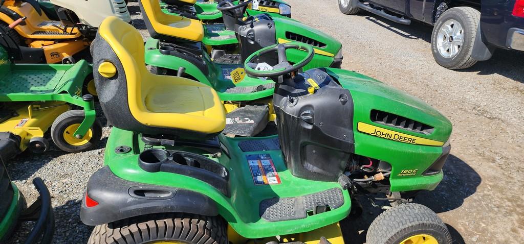 John Deere 190C Riding Mower (RUNS)(DEALER TRADE IN)