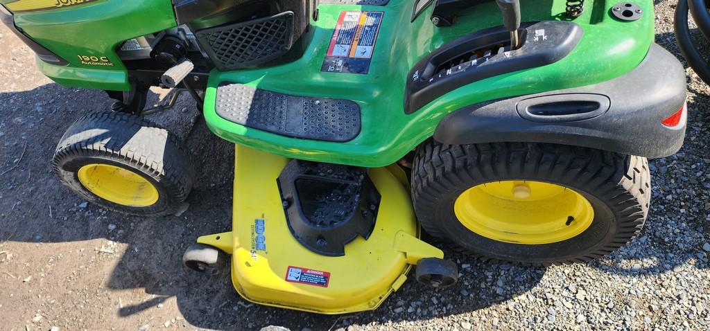 John Deere 190C Riding Mower (RUNS)(DEALER TRADE IN)