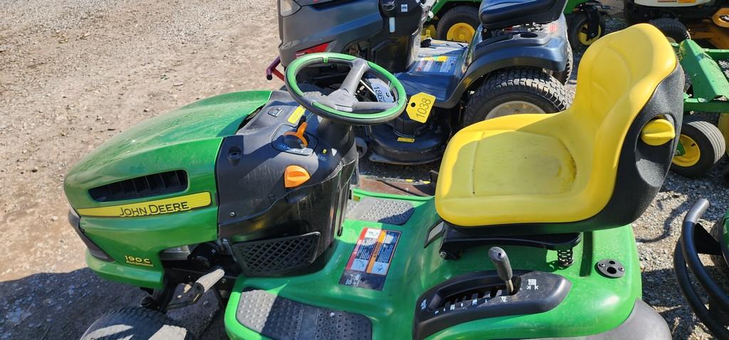John Deere 190C Riding Mower (RUNS)(DEALER TRADE IN)
