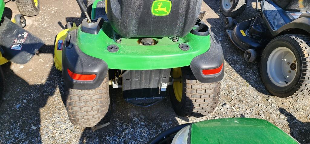 John Deere 190C Riding Mower (RUNS)(DEALER TRADE IN)