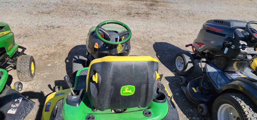 John Deere 190C Riding Mower (RUNS)(DEALER TRADE IN)
