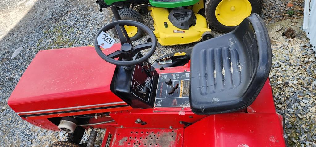 Red Riding Mower (RUNS)(DEALER TRADE IN)