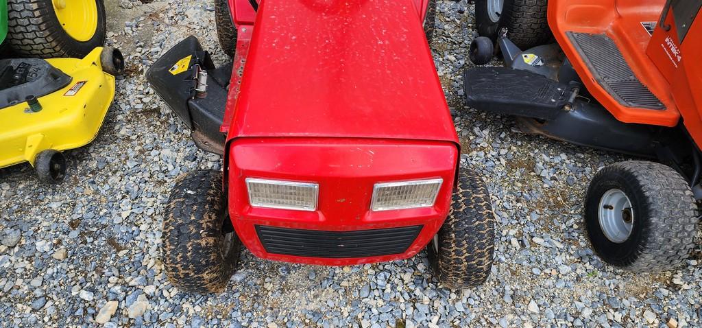 Red Riding Mower (RUNS)(DEALER TRADE IN)