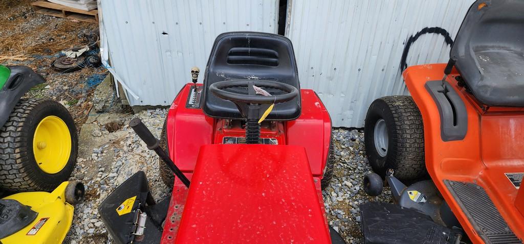 Red Riding Mower (RUNS)(DEALER TRADE IN)