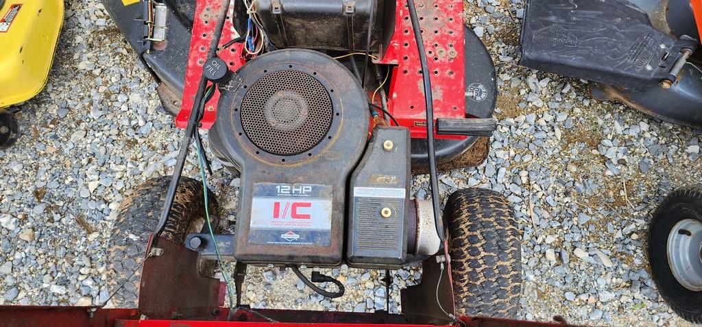 Red Riding Mower (RUNS)(DEALER TRADE IN)