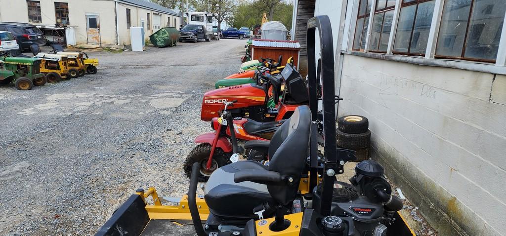 2021Hustler Fastrax SDX Zero turn Mower (RUNS)(DEALER TRADE IN)