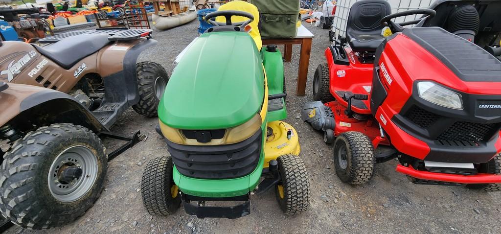 John Deere X300 Riding Mower (RUNS)