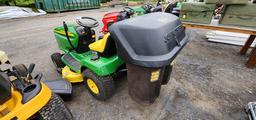 John Deere LT133 Riding Mower (RUNS)
