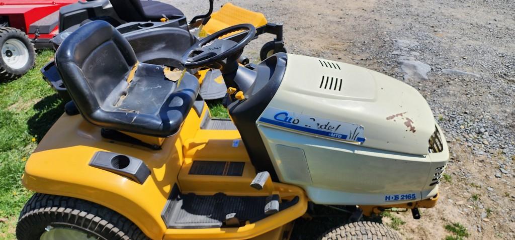 Cub Cadet HDS2165 Riding Mower (RUNS)