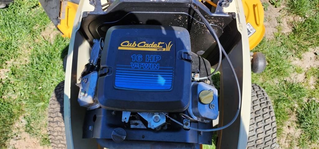 Cub Cadet HDS2165 Riding Mower (RUNS)