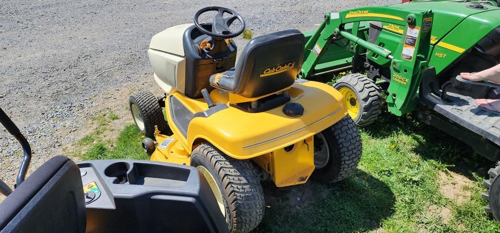 Cub Cadet HDS2165 Riding Mower (RUNS)
