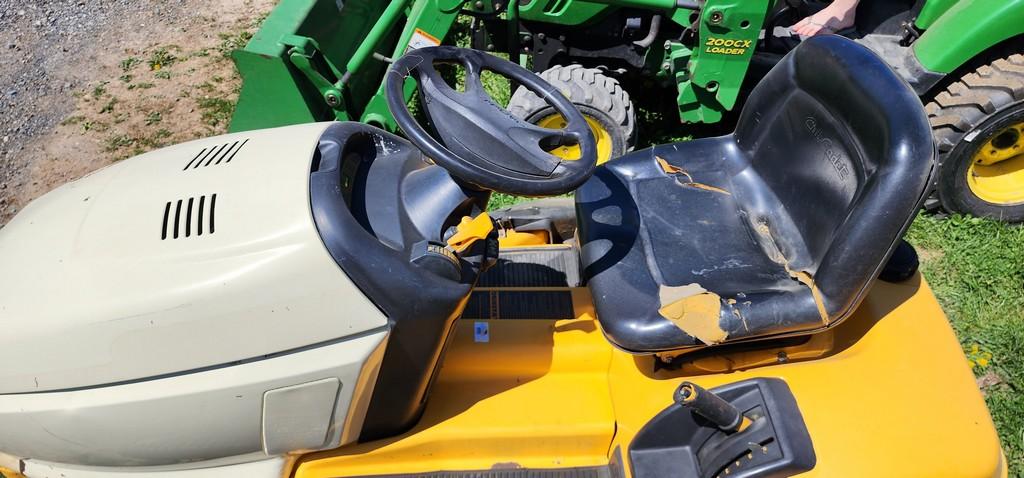 Cub Cadet HDS2165 Riding Mower (RUNS)