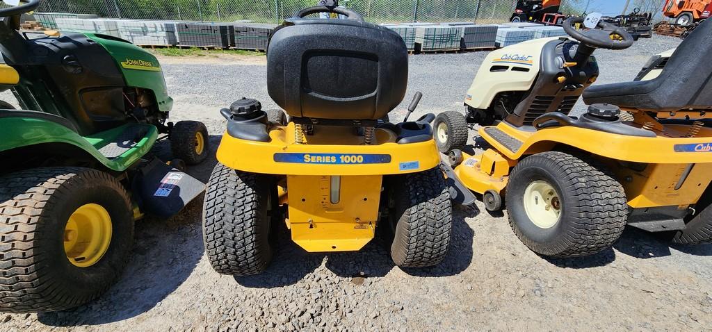 Cub Cadet LT1024 Riding Mower (RUNS)