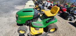John Deere L118 Riding Mower (RUNS)