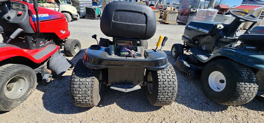 Yard Machine Riding Mower (RUNS)