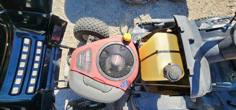 Yard Machine Riding Mower (RUNS)