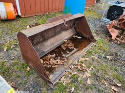 John Deere 5' Loader Bucket