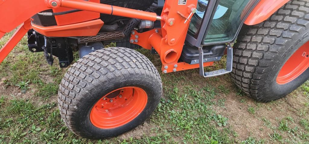 2021 Kubota L3560 Compact Loader Tractor (RIDE AND DRIVE) (LIKE NEW)