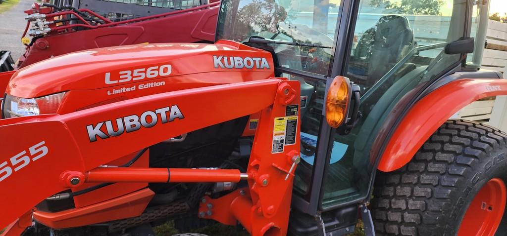 2021 Kubota L3560 Compact Loader Tractor (RIDE AND DRIVE) (LIKE NEW)