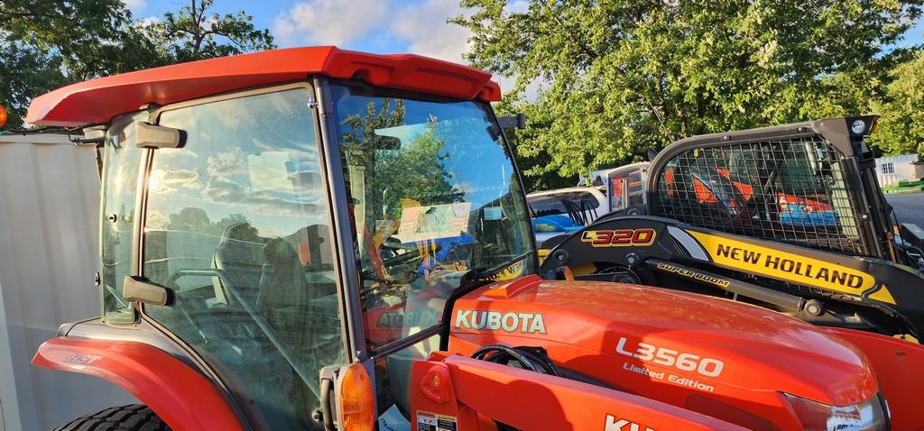 2021 Kubota L3560 Compact Loader Tractor (RIDE AND DRIVE) (LIKE NEW)