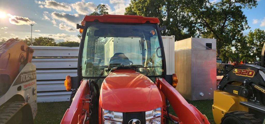 2021 Kubota L3560 Compact Loader Tractor (RIDE AND DRIVE) (LIKE NEW)