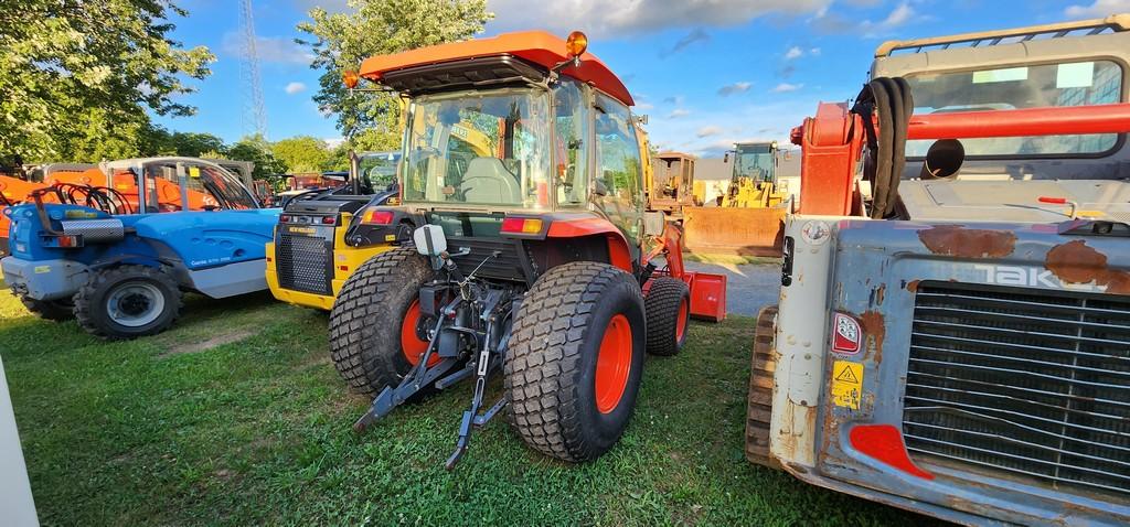2021 Kubota L3560 Compact Loader Tractor (RIDE AND DRIVE) (LIKE NEW)