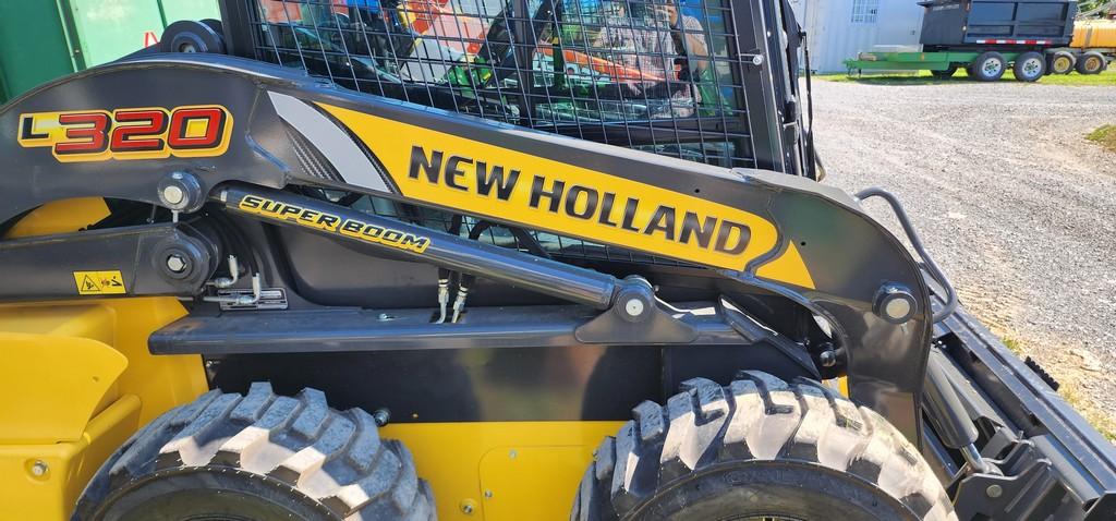 2022 New Holland L320 Skidloader (RIDE AND DRIVE) (LIKE NEW)