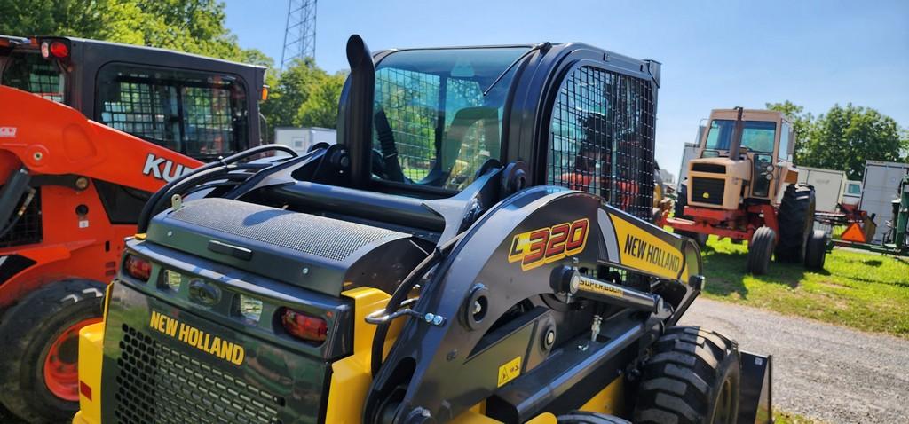 2022 New Holland L320 Skidloader (RIDE AND DRIVE) (LIKE NEW)