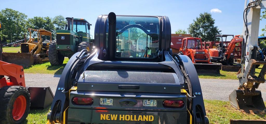 2022 New Holland L320 Skidloader (RIDE AND DRIVE) (LIKE NEW)