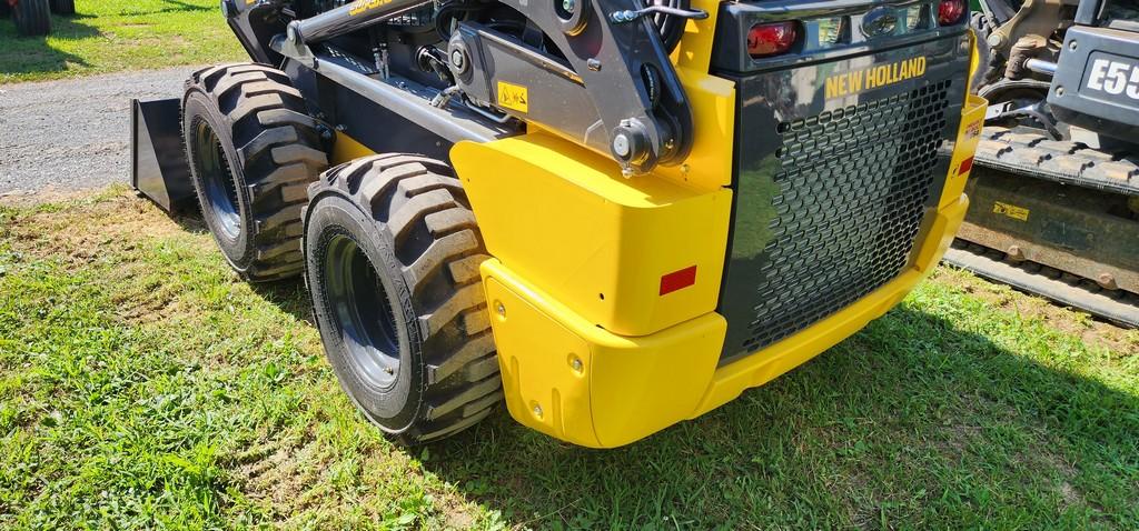 2022 New Holland L320 Skidloader (RIDE AND DRIVE) (LIKE NEW)